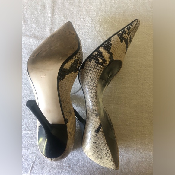 Guess snake skin heels size 6 1/2 - Picture 5 of 6